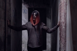 SIARA KILLER E HEAT MODE REFLETEM A BUSCA POR SI MESMOS E LUTA CONTRA A DEPRESSÃO NO CLIPE “WINNER”