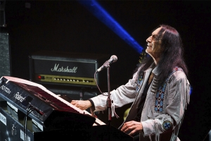 KEN HENSLEY: FALECEU ONTEM (04/11) AOS 75 ANOS O EX-TECLADISTADA DA ICÔNICA BANDA URIAH HEEP