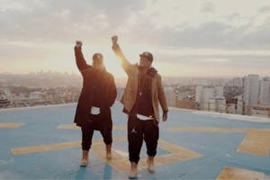 P.A. & P.H. LEVANTAM OS PUNHOS CONTRA A VIOLÊNCIA POLICIAL EM VIDEOCLIPE