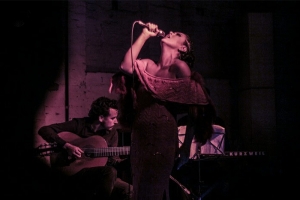NANI MEDEIROS E MATHIAS 7 CORDAS MISTURAM MÚSICA POPULAR BRASILEIRA E FADO EM LIVE MUSICAL GRATUITA NA QUARTA-FEIRA, DIA 16 DE DEZEMBRO