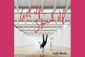 BRITÂNICO ANDY KEELS TRANSFORMA RECOMEÇOS EM MÚSICA EM NOVO SINGLE