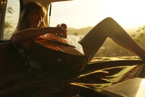 CARLA EL É A PRÓXIMA ATRAÇÃO DO FESTIVAL ISOLAMENTO ACÚSTICO - 13 E 14 DE JANEIRO