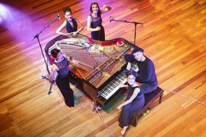PIANORQUESTRA APRESENTA O ESPETÁCULO DEZ MÃOS E UM PIANO EM LIVE GRATUITA DO INSTITUTO LING NO DIA 28 DE JANEIRO