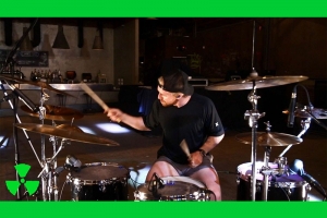 INTERLOPER: BANDA LANÇA VIDEO DE BATERIA PARA FAIXA 