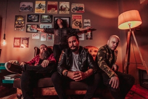 HIT THE NOISE MOSTRA ENERGIA DO 'AO VIVO' NO EP STILL ALIVE