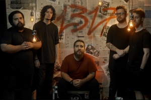 CIRCUS ROCK ALERTA SOBRE PERIGO DA DESINFORMAÇÃO À DEMOCRACIA