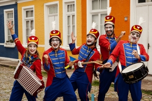 O GRUPO &ldquo;LAS BRUJAS: CIA DE TEATRO E ARTES INTEGRADAS&rdquo; APRESENTA O PROJETO &ldquo;JANELAS PO&Eacute;TICAS&rdquo; PARA LARES DE IDOSOS EM PORTO ALEGRE
