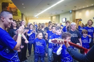 O PROJETO UMA SINFONIA DIFERENTE RS: TEAPROCHEGA APRESENTA MARATONA SOBRE AUTISMO E OLHARES DE AFETO