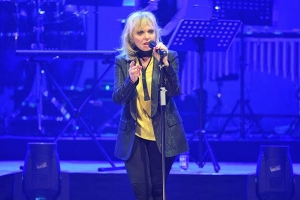 RITA PAVONE VOLTA A PORTO ALEGRE NESTE SÁBADO PARA SHOW NO TEATRO DO BOURBON COUNTRY