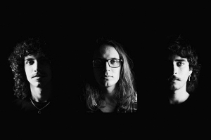 BANDA COLOMY LAN&Ccedil;A SINGLE DE ESTREIA PELA DECK