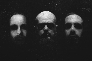 SOL DE SANGRE ANUNCIA SEU RETORNO MONUMENTAL COM "DESPAIR DISTILLER"