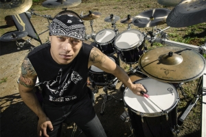HENRIQUE PUCCI: ASSISTA O V&Iacute;DEO DE &ldquo;SCREAM FOR ME&rdquo; (NOTURNALL) COM PARTICIPA&Ccedil;&Atilde;O DE MIKE PORTNOY
