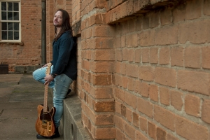 GABRIEL WINTTER: GUITARRISTA LAN&Ccedil;A SEU NOVO SINGLE &ldquo;PONTEIO&rdquo;