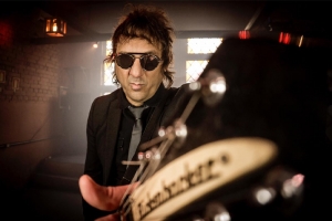 MARCELO GROSS ANTECIPA NOVIDADES DE SEU TERCEIRO DISCO SOLO EM SHOW VIRTUAL