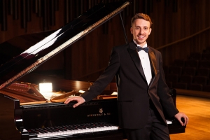 PIANISTA PABLO ROSSI APRESENTA RECITAL PRESENCIAL NO INSTITUTO LING DIA 14 DE OUTUBRO