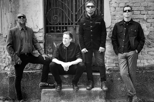 PLEBE RUDE LAN&Ccedil;A LYRIC VIDEO DE &ldquo;A QUIETA DESOLA&Ccedil;&Atilde;O&rdquo;, NOVO SINGLE DE &ldquo;EVOLU&Ccedil;&Atilde;O, VOLUME 2&rdquo;