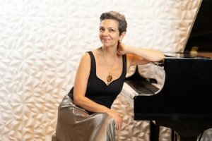 PIANISTA CARIOCA MARIA TERESA MADEIRA APRESENTA PANORAMA DA MPB DO S&Eacute;CULO 20 EM RECITAL NESTE S&Aacute;BADO NO INSTITUTO LING