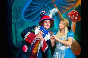 ALICE E O CHAPELEIRO ABRE EM SISTEMA DE SOFT OPENING EM GRAMADO