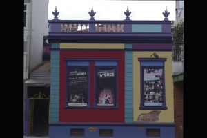 A ESCOLA CASA DE TEATRO OFERECE CURSOS IN&Eacute;DITOS