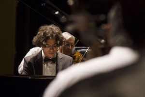 PIANISTA GA&Uacute;CHO ERVINO RIEGER APRESENTA RECITAL SOLO NO INSTITUTO LING