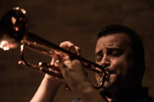 DANIEL D'ALCANTARA E SEU QUINTETO APRESENTAM STANDARDS DO JAZZ NO INSTITUTO LING