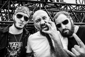 FRANCESES DO LOMOR APRESENTAM UM THRASH METAL OLDSCHOOL E UMA BOA DOSE DE ADRENALINA NO CLIPE DE "PSYKOZ"
