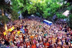 BLOCO PUXA TRAZ CARNAVAL DE RUA PARA ARENA DO TORCEDOR BRAHMA EM PORTO ALEGRE!