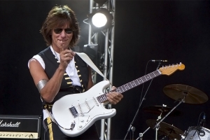 O G&Ecirc;NIAL JEFF BECK MORRE AOS 78 ANOS