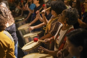 AS BATUCAS CELEBRAM OITO ANOS EM SHOW NO VILA FLORES, DIA 15 DE ABRIL 
