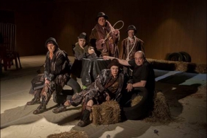 &Uacute;LTIMAS SEMANAS PARA VER &ldquo;ESPERANDO GODOT&rdquo; NO TEATRO OFICINA OLGA REVERBEL