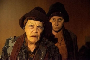 ESPERANDO GODOT TER&Aacute; SESS&Otilde;ES EXTRAS EM MAIO NO TEATRO OFICINA OLGA REVERBEL