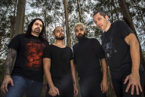 FAR BEYOND EMPIRE: ASSISTA V&Iacute;DEO DO NOVO SINGLE, &ldquo;PRISON&rdquo;