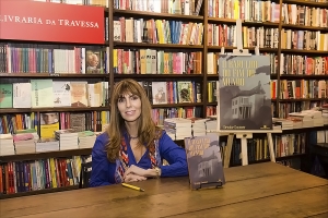 ESCRITORA DENISE EMMER, LAN&Ccedil;A O ROMANCE &ldquo;O BARULHO DO FIM DO MUNDO&rdquo;