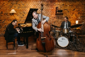 SIXTEEN JAZZ! - JAMBO TRIO CONVIDA A CANTORA AMANDA VONTOBEL E JORGINHO DO TROMPETE