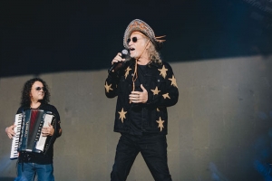 ALCEU VALEN&Ccedil;A PREPARA SHOW COM GRANDES SUCESSOS PARA A ESTREIA DO FESTIVAL TUR&Aacute; EM PORTO ALEGRE